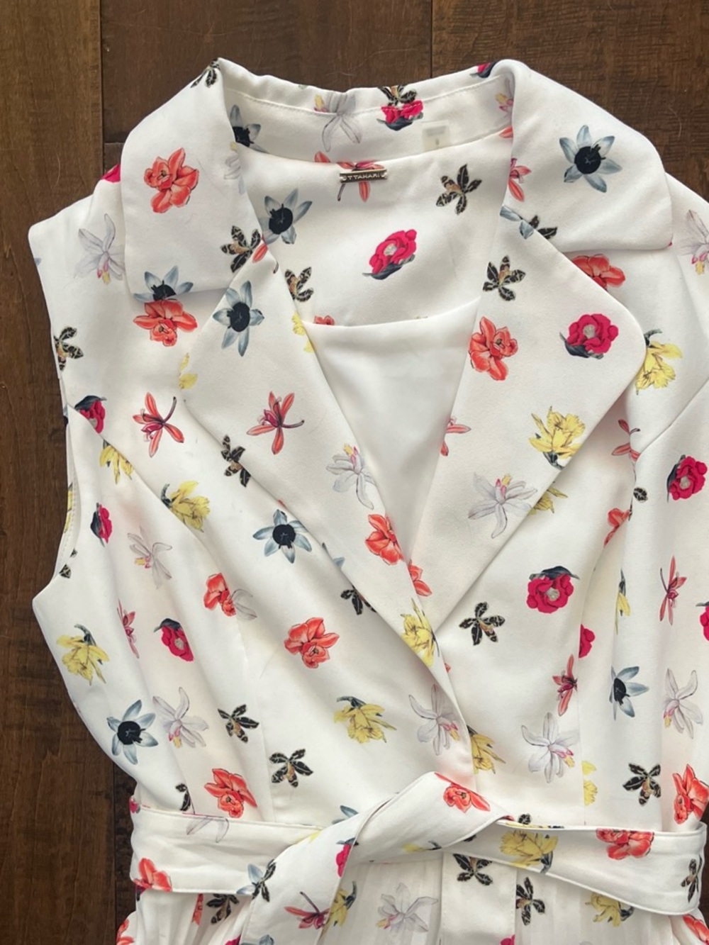 T Tahari floral sleeveless midi pleated floral shirt dress. Sz. 8 - Picture 2 of 6